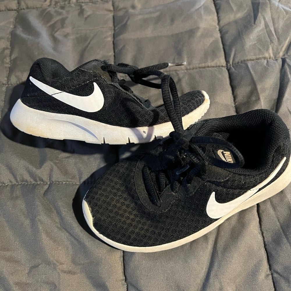 Little Girls Black Nike Sneakers